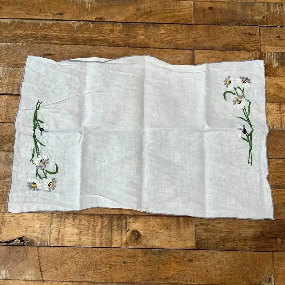 White Wildflower Embroidered Linen Napkins Set of 4 Gray Edge Detail